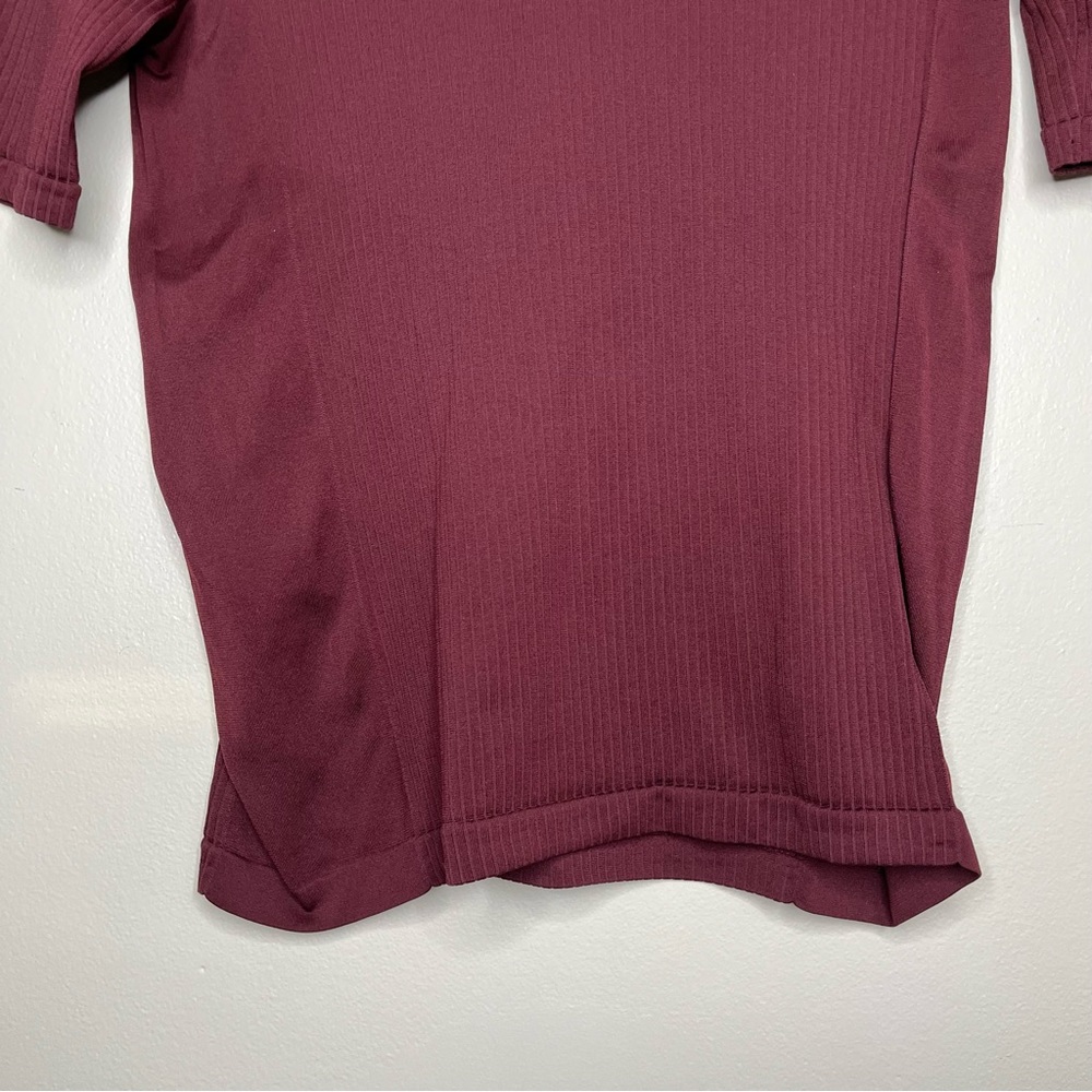 Athleta Renewed Ribbed Short Sleeve T-Shirt Size Small - Picture 7 of 9
